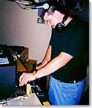 NightClubDJ MC Renn.  NightClub DJs Boston, Massachusetts.  Nightclubs, Hotels, Bars, Pubs, Colleges, High School Dances and Special Events